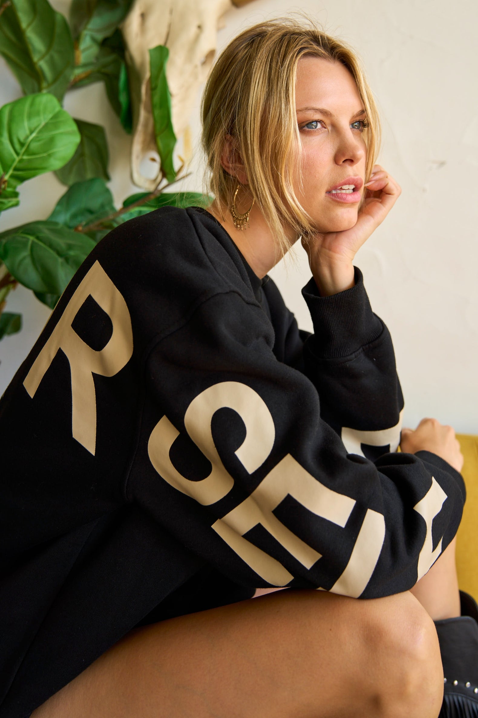 Sweater "Be Your Self"