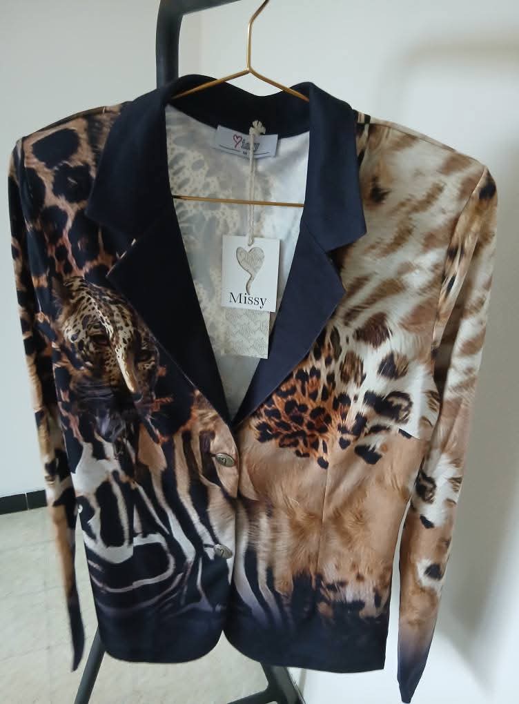 Blazer met luipaard achteraan