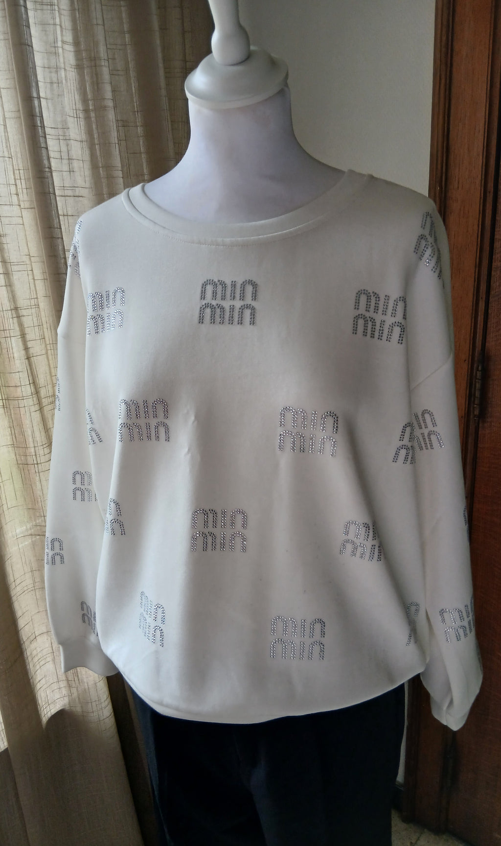 Sweater met strassteentjes